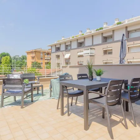 Crema, Terrazza, A Pochi Passi Dal Centro Citta *