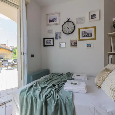 Crema, Terrazza, A Pochi Passi Dal Centro Citta * Crema