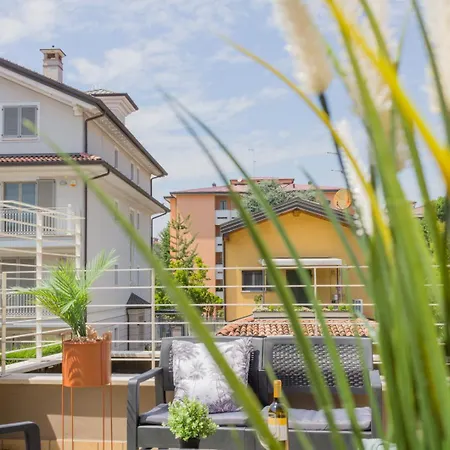 Crema, Terrazza, A Pochi Passi Dal Centro Citta * Crema